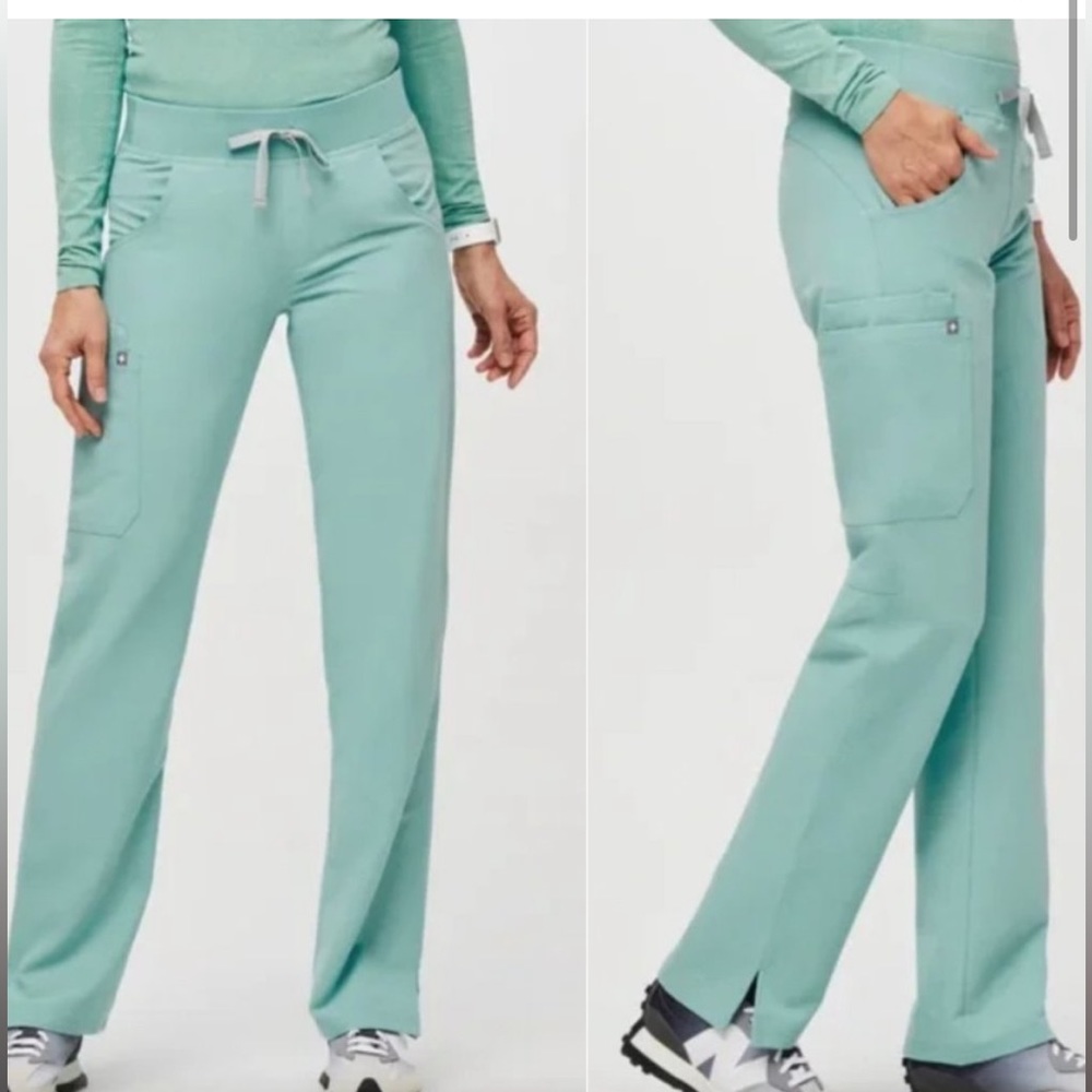 Figs women’s Kade scrub bottoms, size M in sea glass color